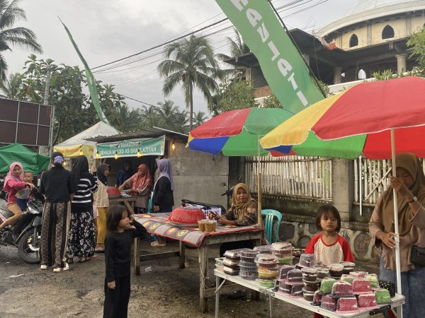 BAZAR RAMADHAN PERDANA MASJID AS-SHAULATIYAH RESMI DI GELAR